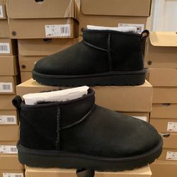 UGG Classic Ultra Mini Boots Black Sizes 6, 7, and 8 Women’s **BRAND NEW**