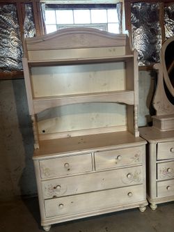 Girls Thomasville Bedroom Set 