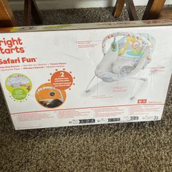 Silla Nido Con Vibracion/ Vibrating bouncer