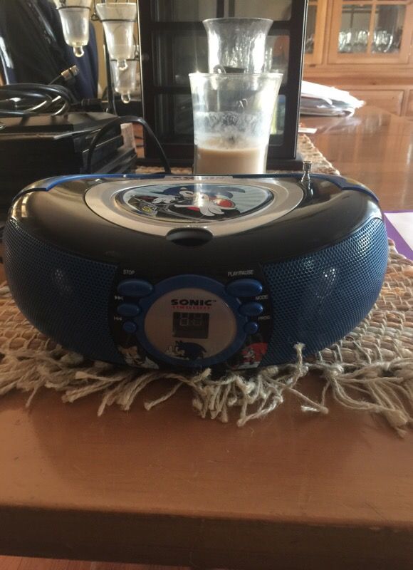 Sonic the hedgehog radio/cd player hardly used