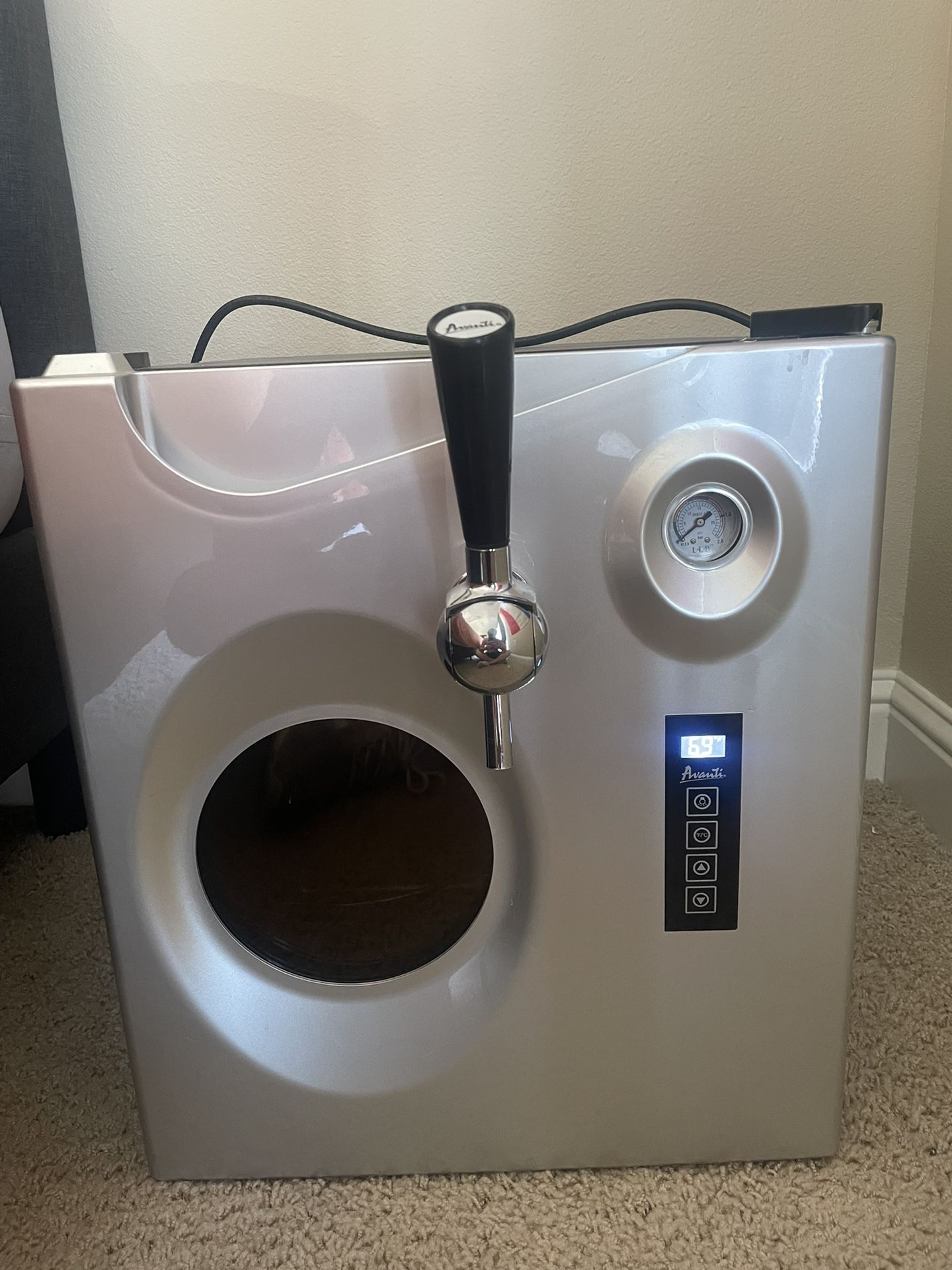 Avanti Mini Fridge With Keg Tap