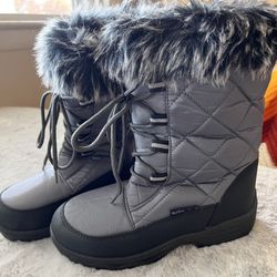 Women’s Snow Boots - Size 6.5 - New