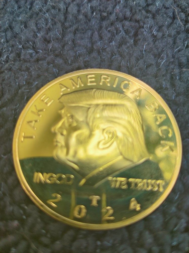TRUMP COINS (2) - SIGNATURE TAKE AMERICA BACK