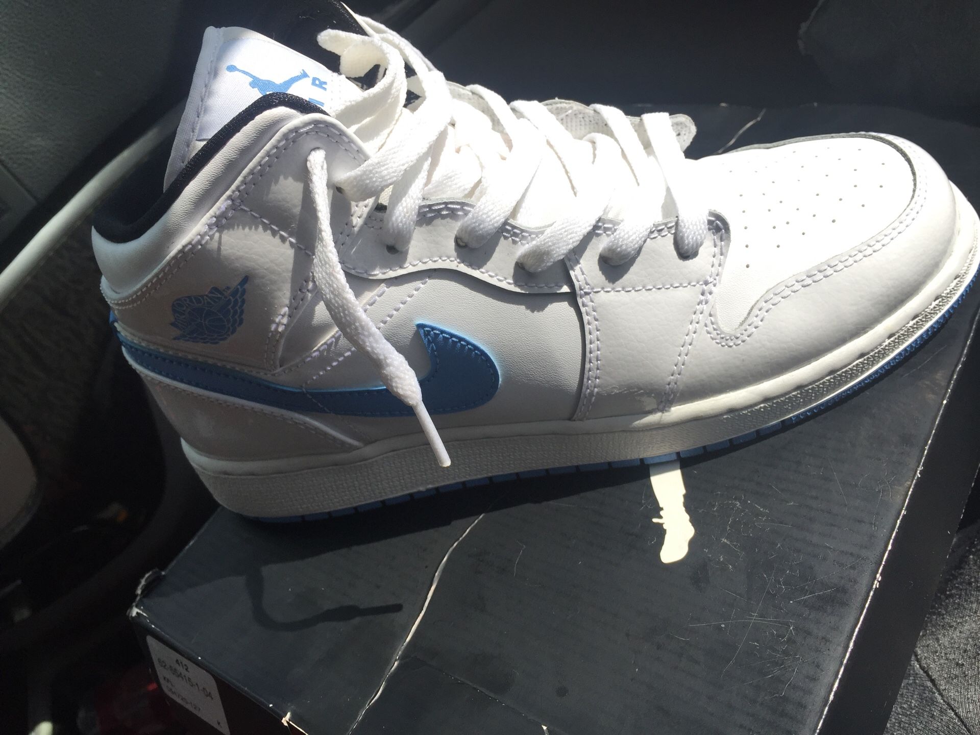 Unc retro 1,s