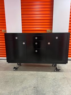 Buffet cabinet