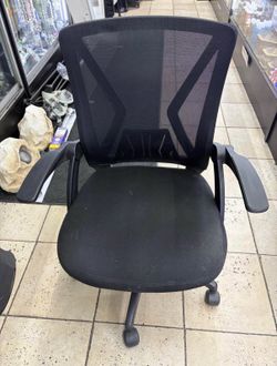 Office desk chair. Good condition