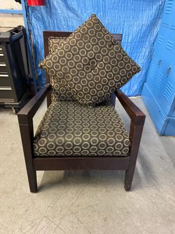 Wood arm chair