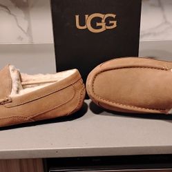 UGG MEN  OR WOMEN ASCOT SIZE 9