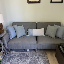 Gray futon / Full Size Sleeper