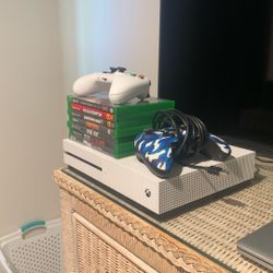 Xbox One (good condition) 