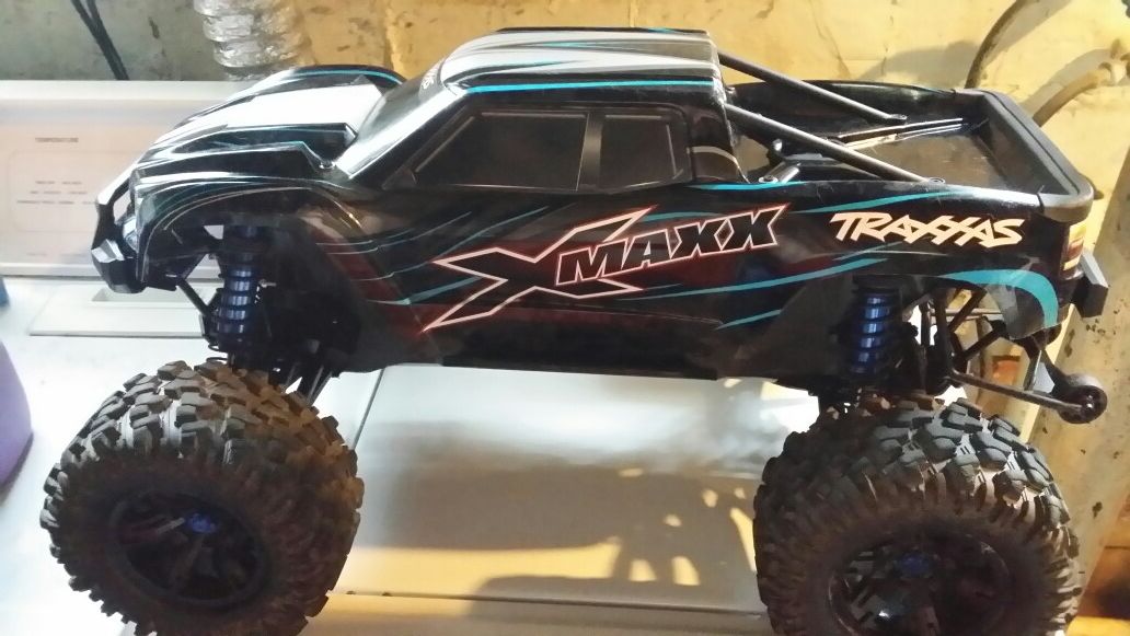 Hardly used traxxas x maxx 6s