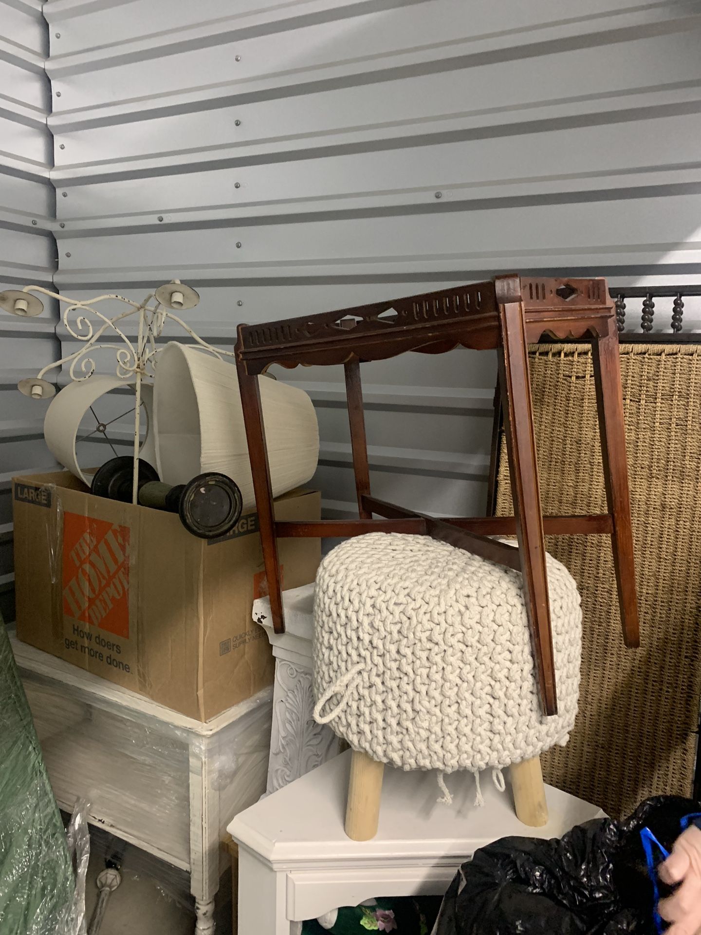 Free Furniture, Lamps, Paintings, And Mirrors!!! 
