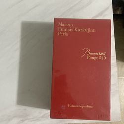 Baccarat Rouge 540 extrait de parfum