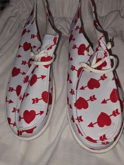 Hey Dude Style Heart and Arrow Print Loafers - W9 /Eur 41
