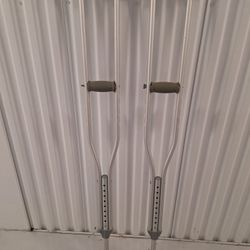 Crutches 