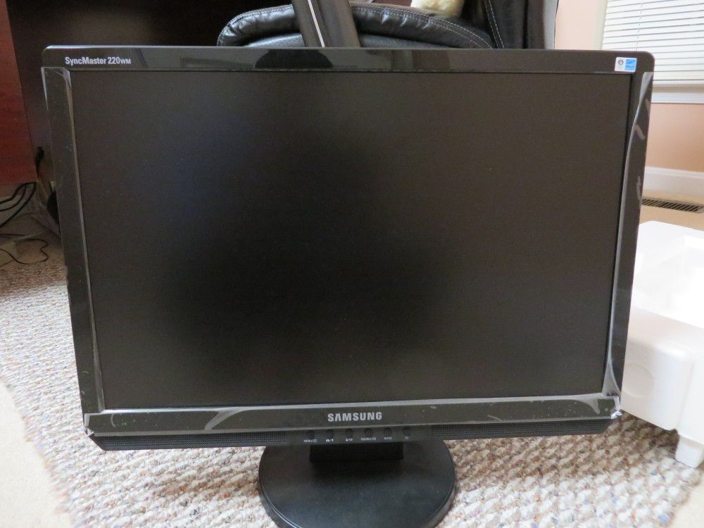 Samsung syncmaster 220WM 22in LCD monitor