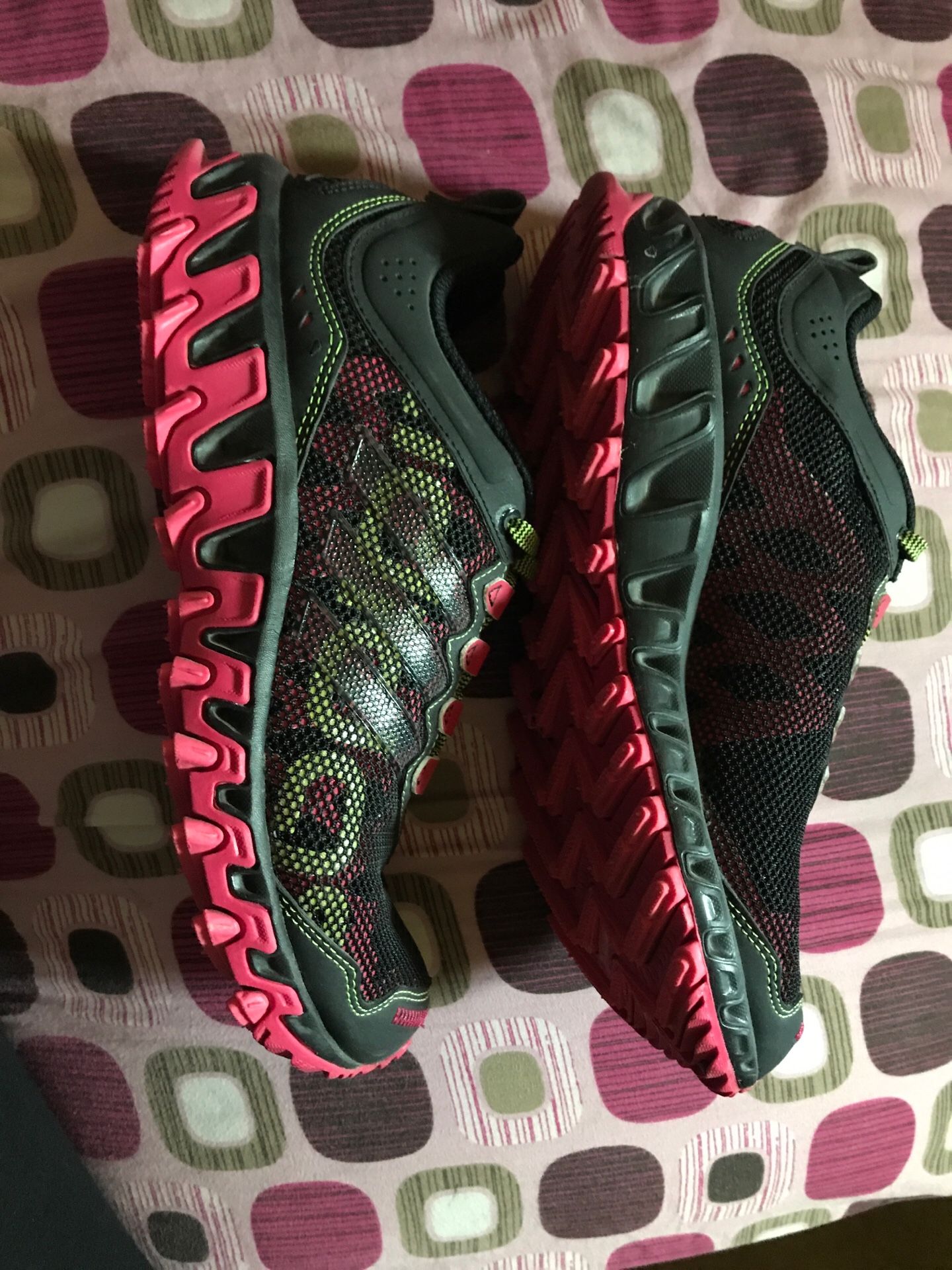 Women’s Adidas tennis shoes