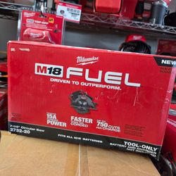 Milwaukee
M18 FUEL 18V Lithium-Ion Brushless Cordless 7-1/4 in. Circular Saw (Tool-Only)