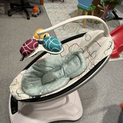 MamaRoo Multi-Motion Baby Swing