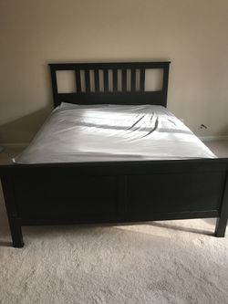 Queen bed frame and queen mattres