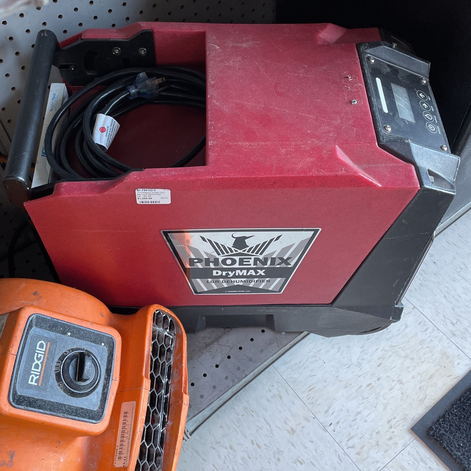 Dehumidifier 