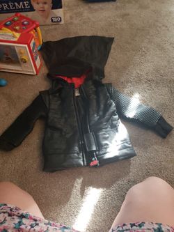 New DISNEY DARTH VADER JACKET. SIZE 3 WITH CAPE AND HOOD