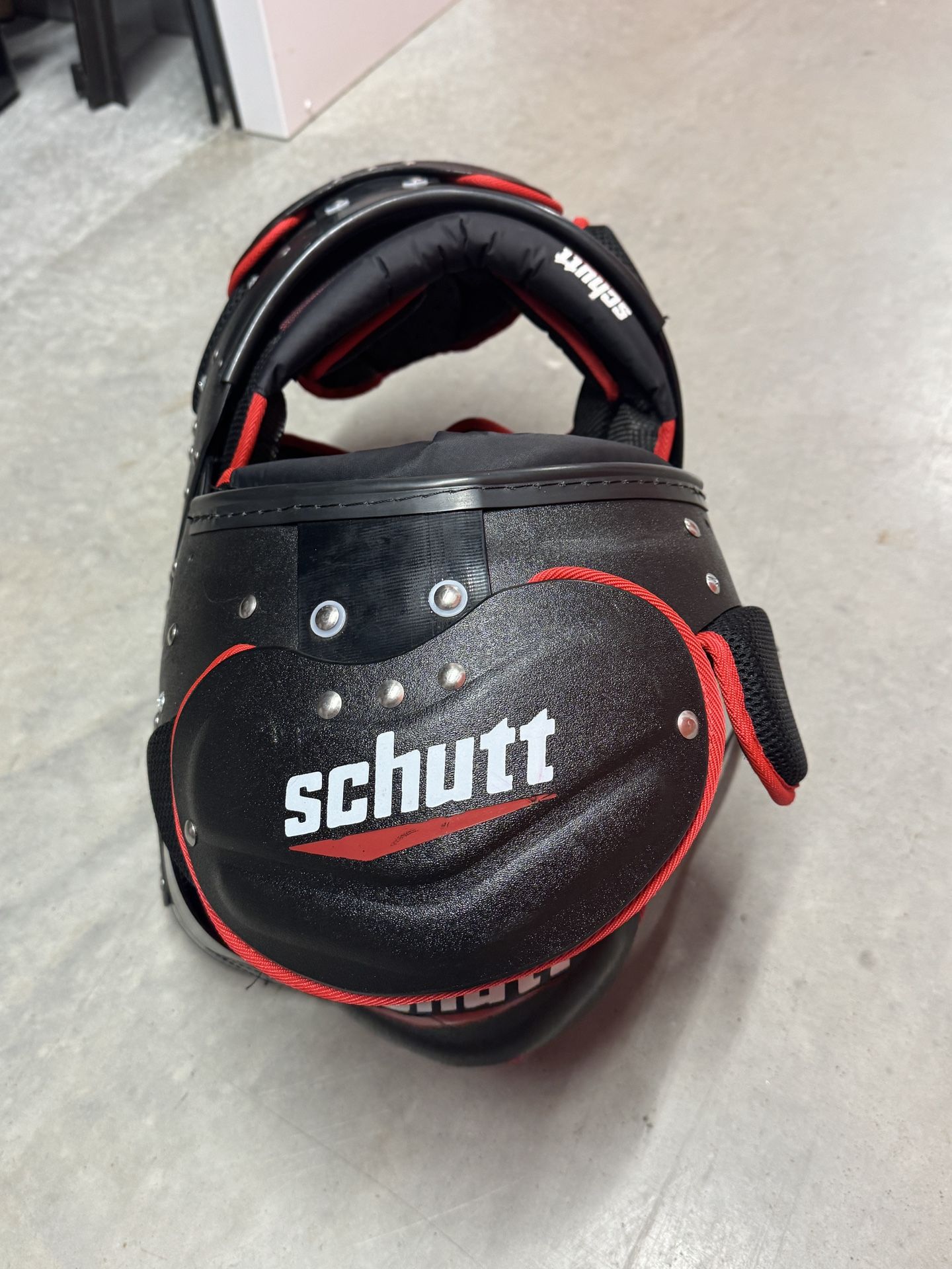 Schutt XV7 All-Purpose Football Pads (Large)