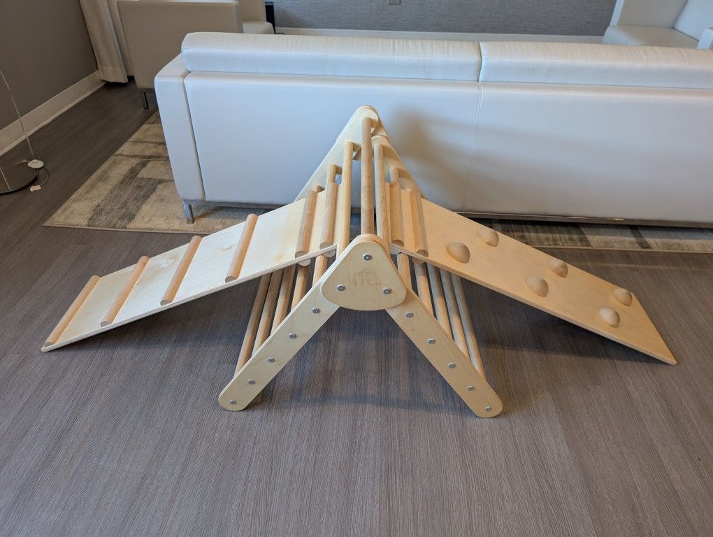 Pikler Triangle, Lily & River