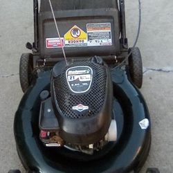 Bolens Push Mower Perfectly Working Condition Tested Before Buy It 5.50 Hp.   150$$ Cash Only 