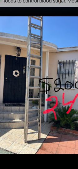 Excellent condition, 24 feet aluminum extension, Ladders
