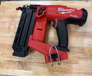 Milwaukee M18 Fuel 18 gauge Brad nailer BRAND NEW NUEVO