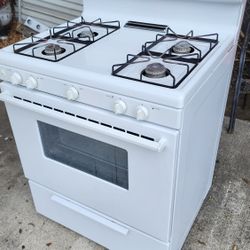 Preciosa Estufa De Gas Frigidaire Lista Para Usar Super Limpia Trabaja Muy Bien Los Cuatro Quemadores Y El Horno $150