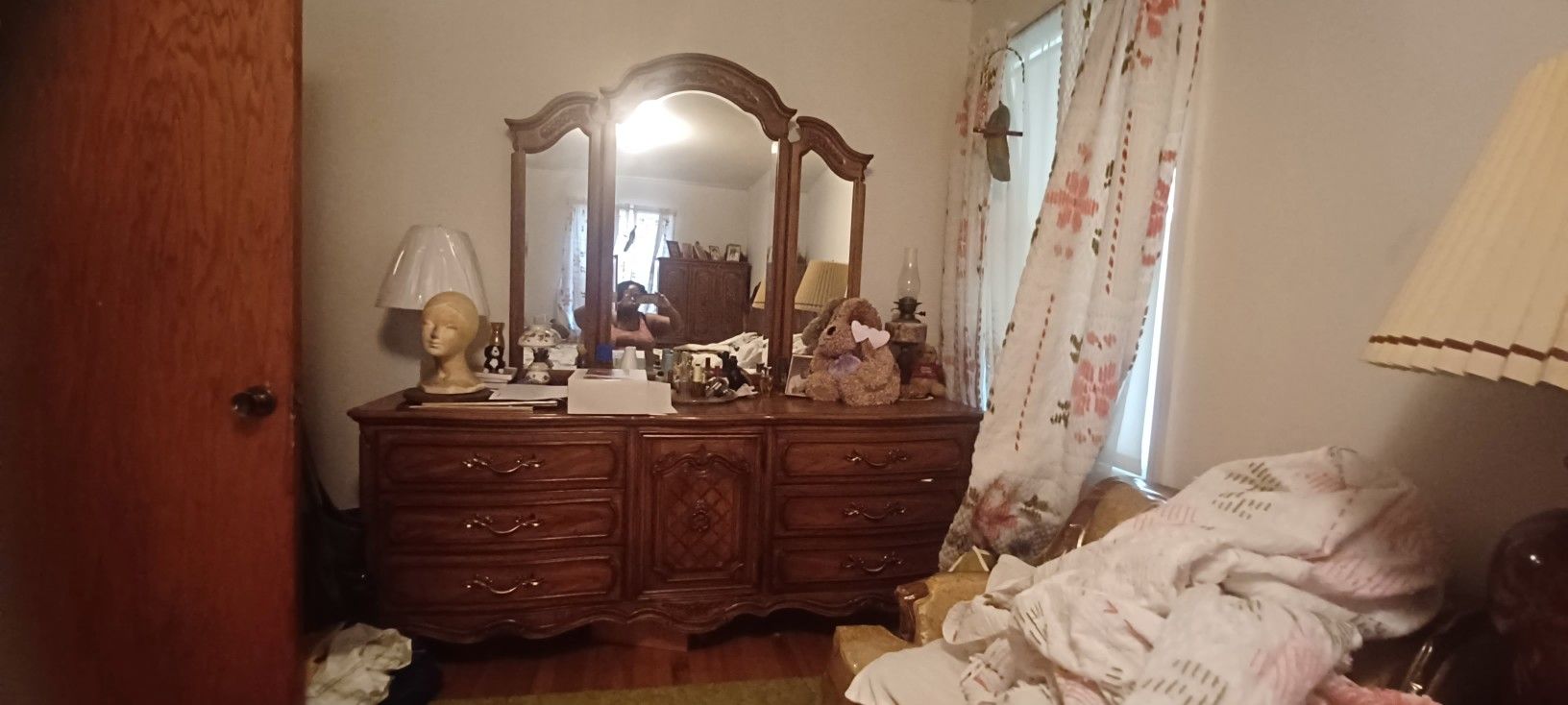 Thomasville Furniture Set