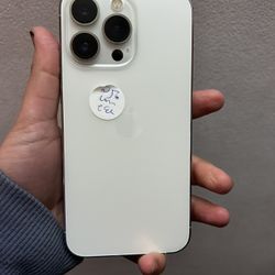 iphone 13 Pro 256gb  unlocked sold with store warranty 