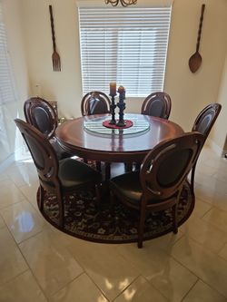 Dinning Table With Six Chairs