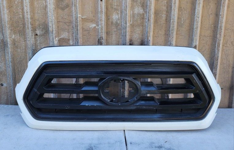 2016-2023 Toyota Tacoma Front Grille OEM 