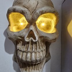 Halloween - Wall Hanging Light Up Skull