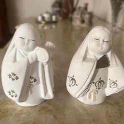 2 Vintage Japanese Unglazed Clay Pottery Dolls Traditional Kimono Geisha Girls