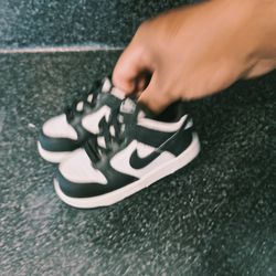 Nike pandas toddler 6c like new