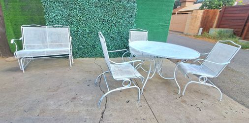 set de patio mesa con 3 mecedoras y banca mecedora