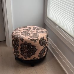 Round ottoman