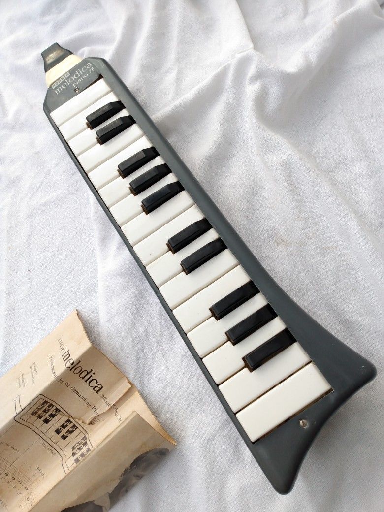 Hohner Melodica Piano 26.. Antique.Might Trade.. Cash Pickup