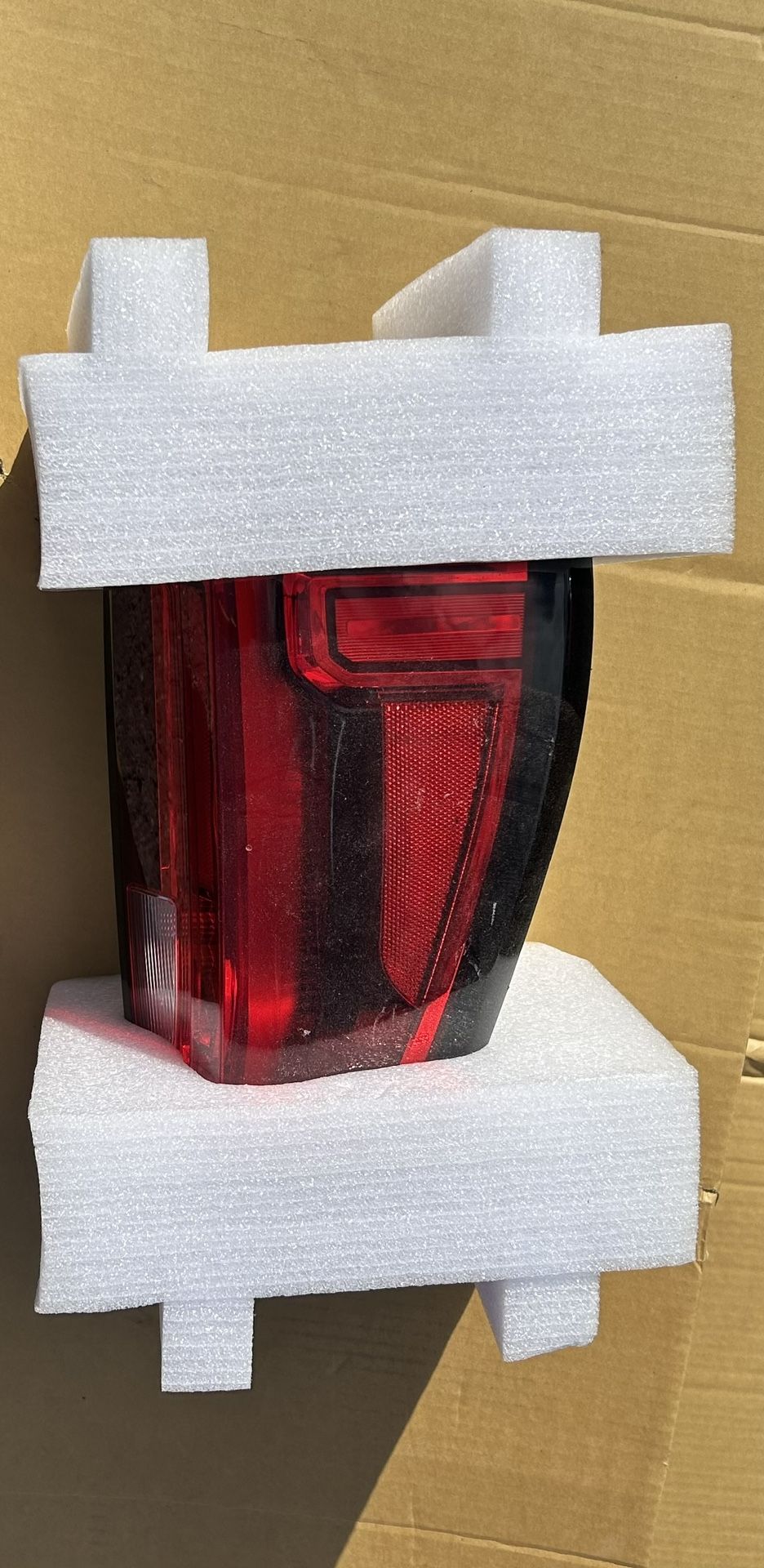 2019-2023 GMC SIERRA TAILLIGHT