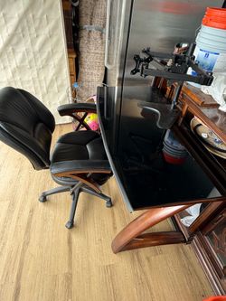 Desk w/chair