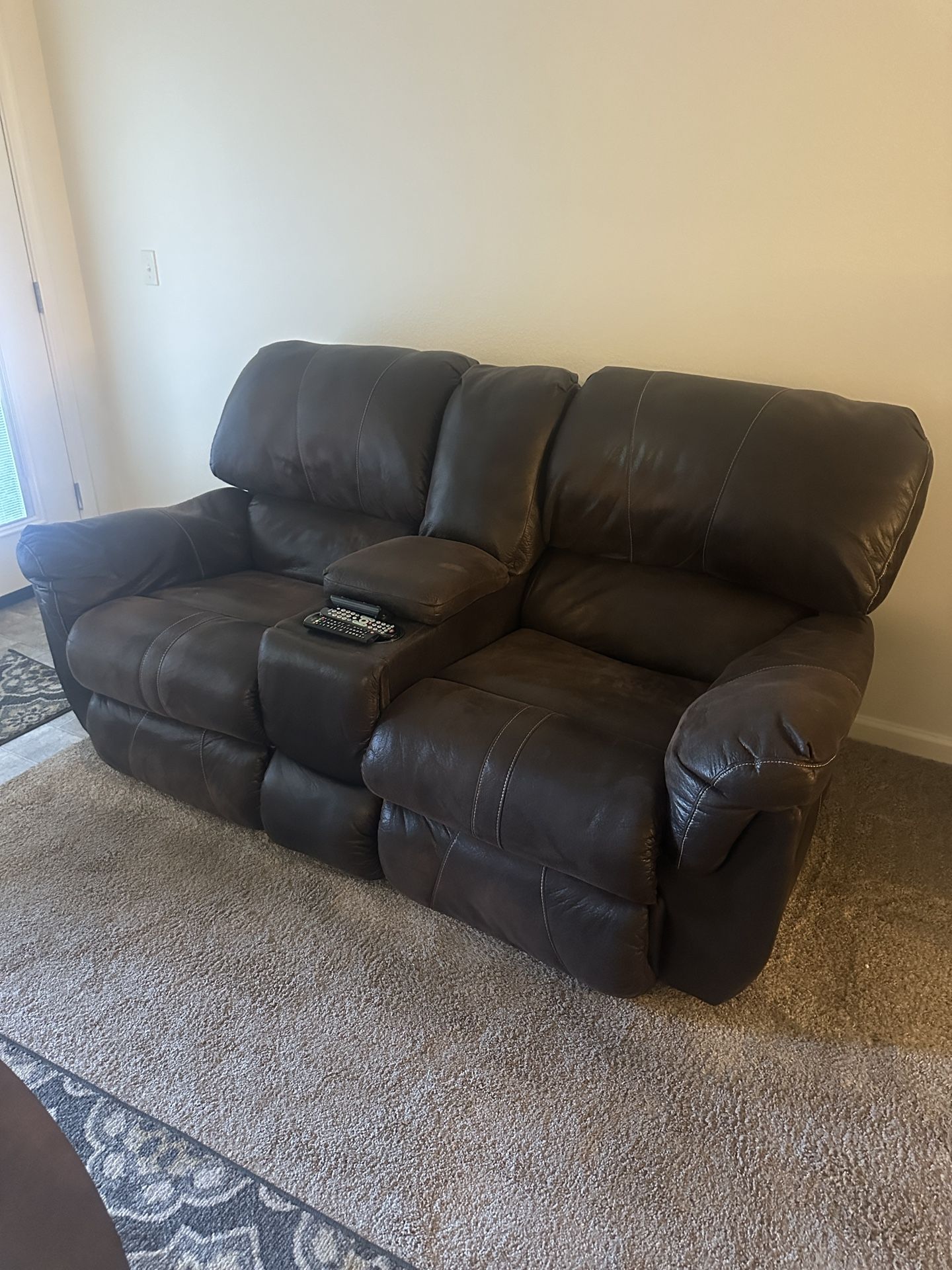 Loveseat 