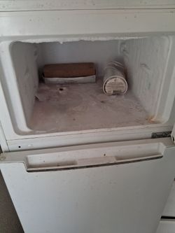 Magic Chef Fridge $100