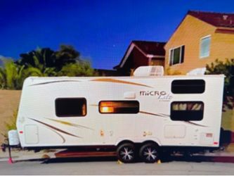 Flagstaff Micro Lite 23LB / Rare Murphy Bed / Loaded / Excellent Condition