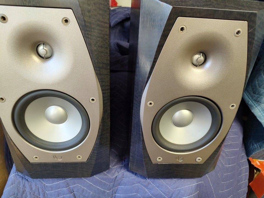 Infinity IL-10 Bookshelf Home Theater Speakers 