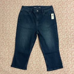 Old Navy Women’s 8 High-Rise Wow Capri Jeans