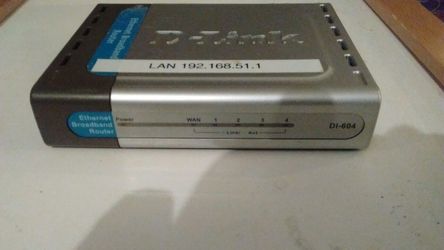 D-Link DI-604 4-Port Ethernet Broadband Router w/ AC Adapter�